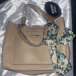 NWT Steve Madden Bparker crossbody purse handbag. Light brown in color